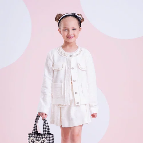 Casaco Boucle Lapelas e Decote Bordado Off White Pituchinhus