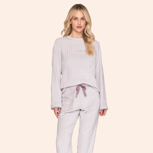 Pijama Feminino em Fleece com Bordado Coziness Lua Luá