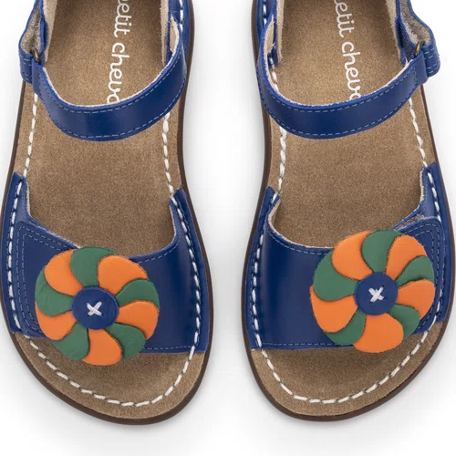 Sandália Rolimã Couro Azul Cobalto Flor Petit Cheval