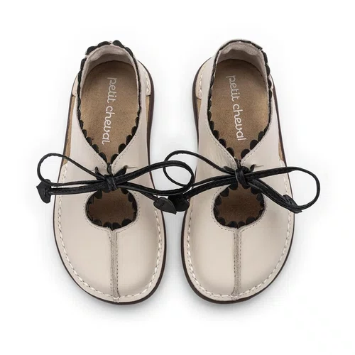 Sapato Tabuleiro Borda Couro Creme Petit Cheval