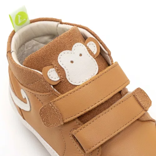 Tenis Monkey Hug Couro Hay Caramelo Tip Toey Joey
