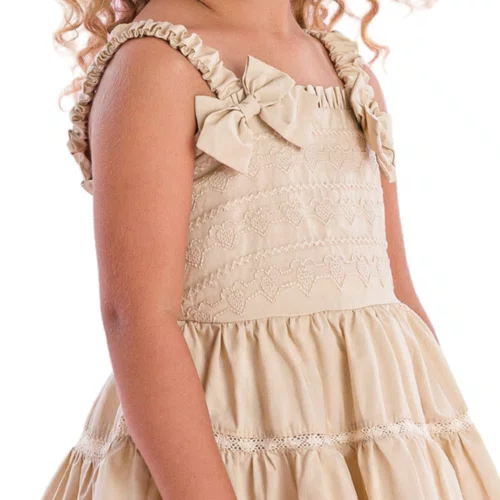 Vestido Bordado Corações Bege Alça Frufru Petit Cherie