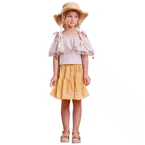 Conjunto De Laise Amarelo Com Bata Bege Anime