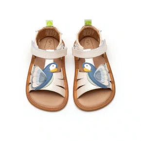 Sandália Couro Macaw White Dream e Denim Tip Toey Joey
