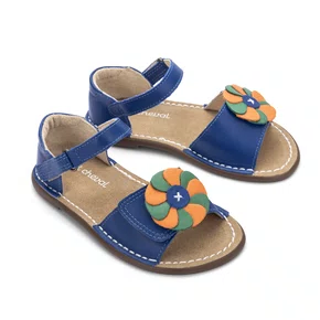 Sandália Rolimã Couro Azul Cobalto Flor Petit Cheval