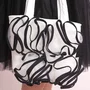 Bolsa Puffer Tricoline Flores Tule Off White Pituchinhus