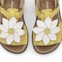 Sandália Carrossel Banana Flor Margarida Petit Cheval
