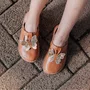 Sapato Colegial Borboleta Nut e Dourado Petit Cheval